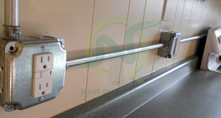 Ống thép luồn dây điện NQT